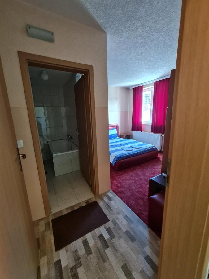 Holiday Ferizaj Extérieur photo