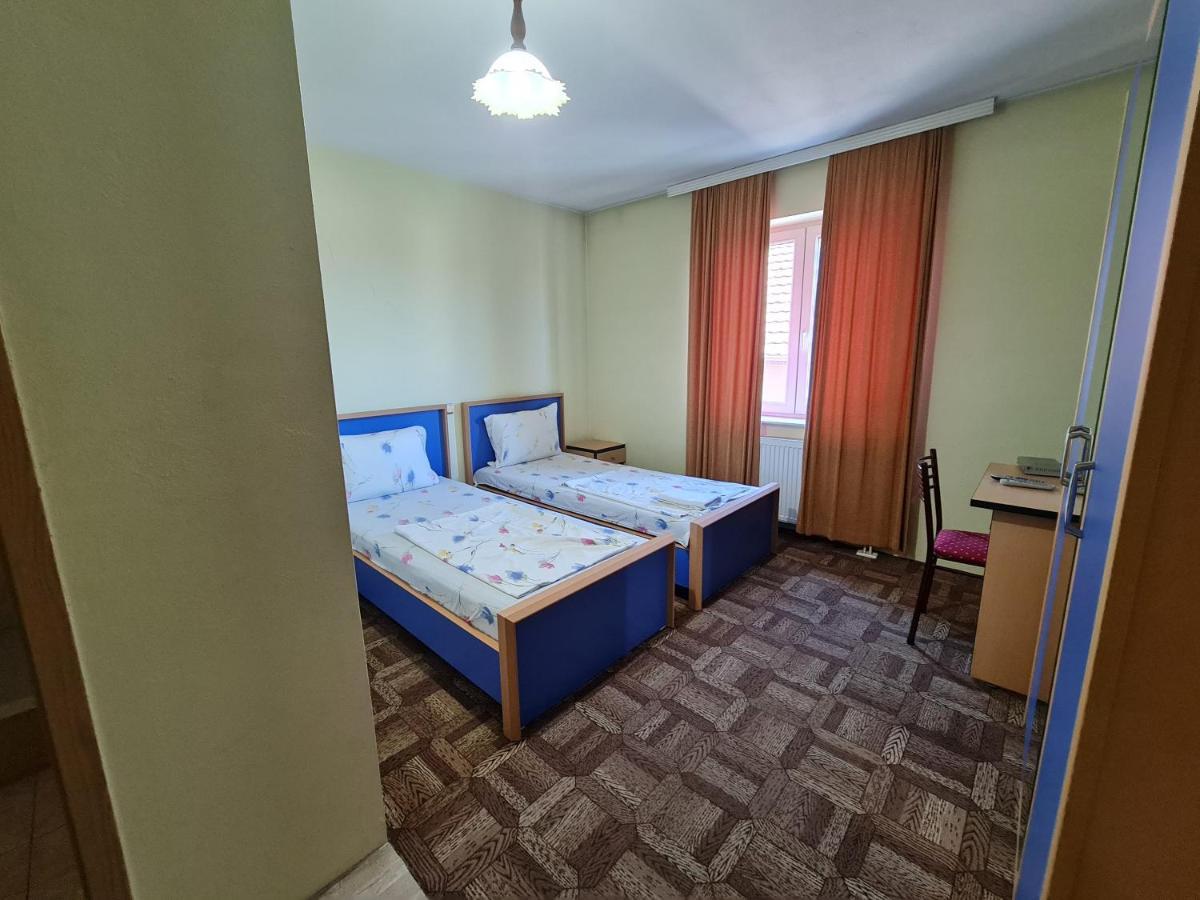 Holiday Ferizaj Extérieur photo