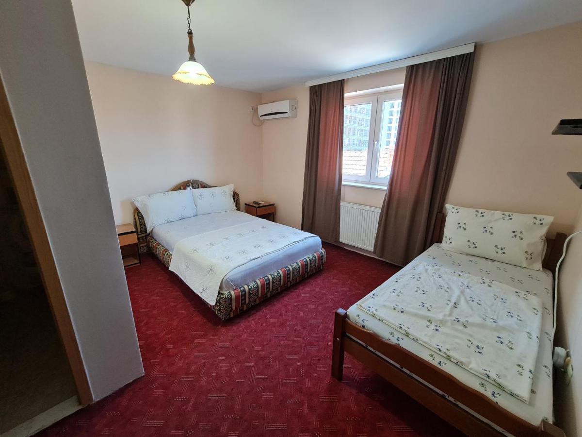 Holiday Ferizaj Extérieur photo